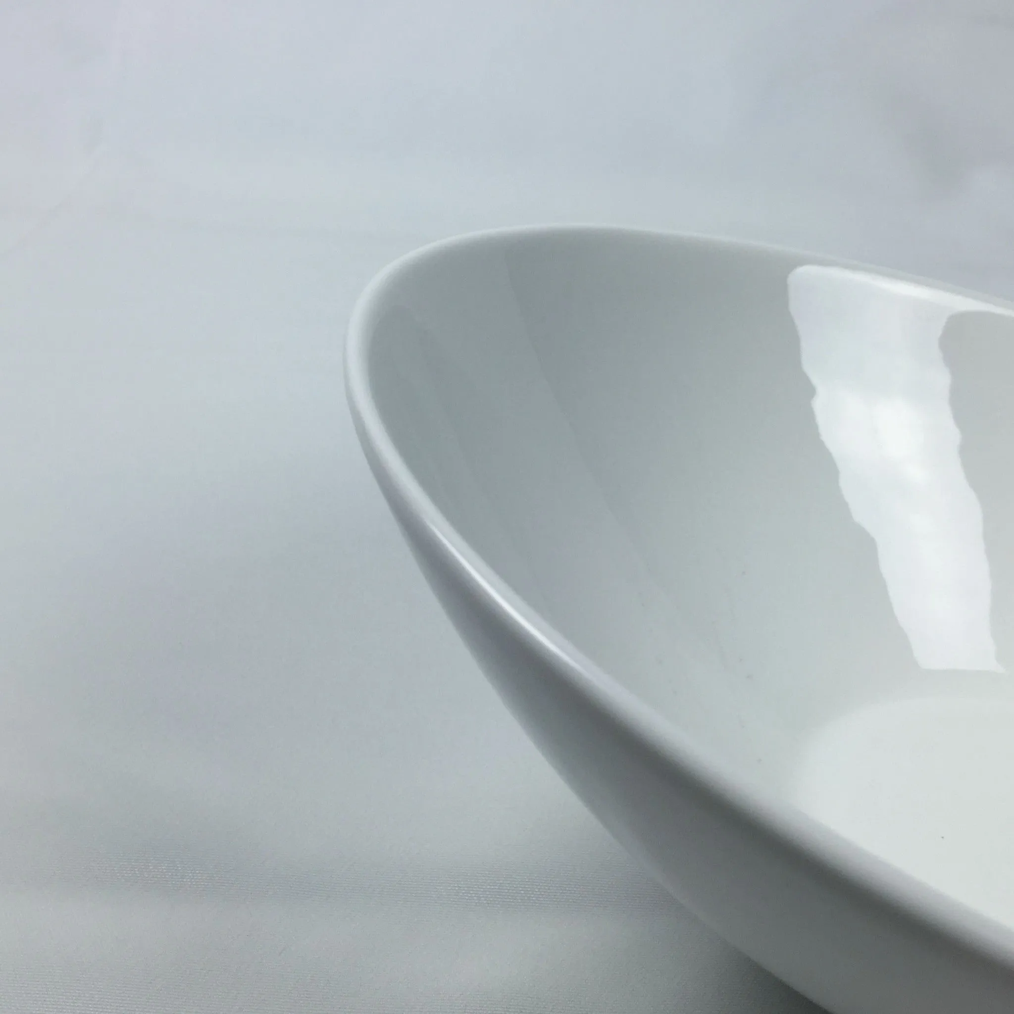 Bowl- Slanted China Salad 22cm