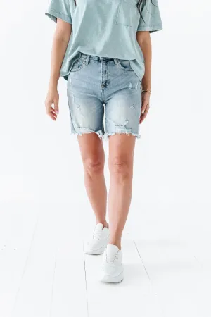 Crew Shorts in Light Wash