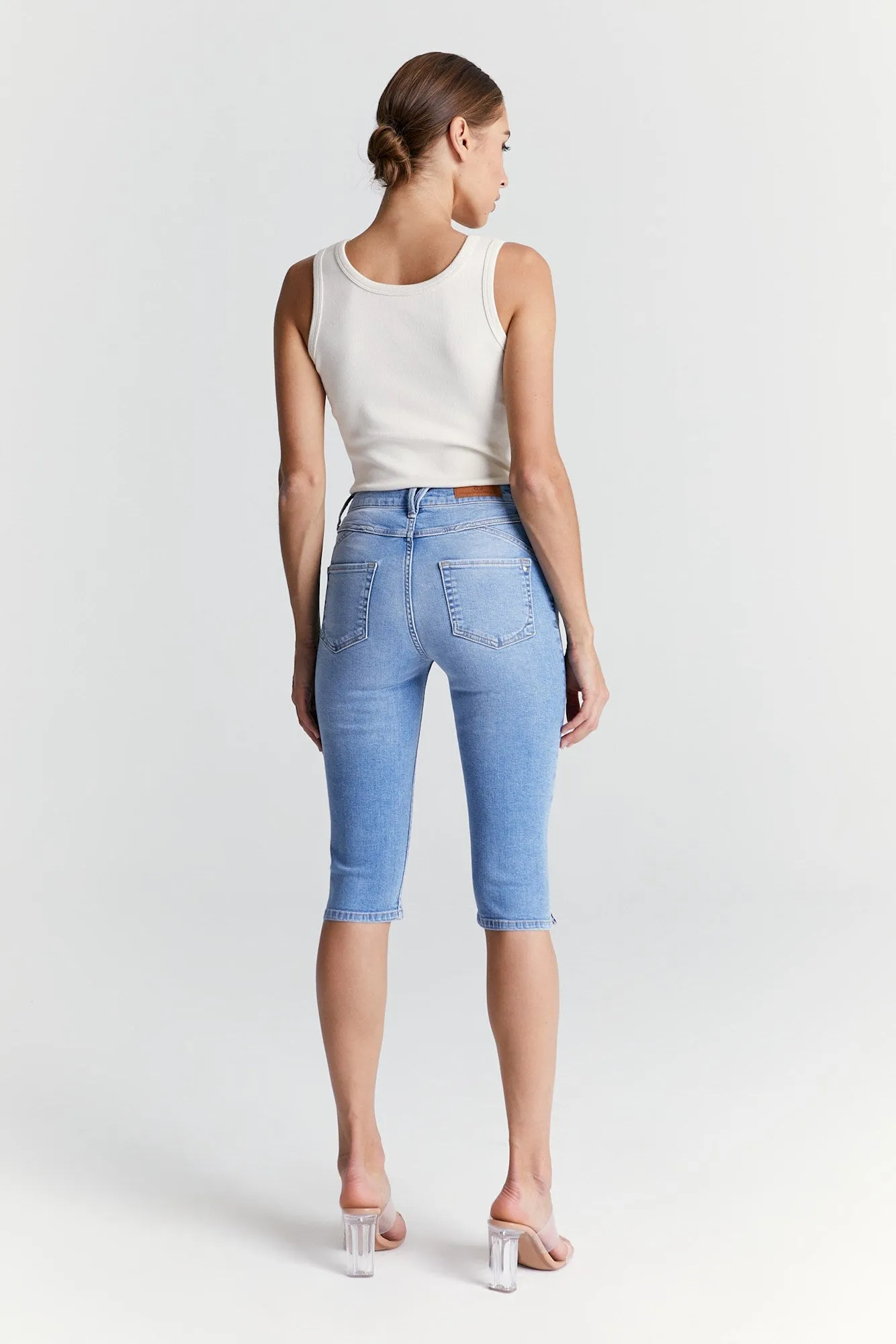 Karen Mid Waist 5 Pocket Capri Light Blue