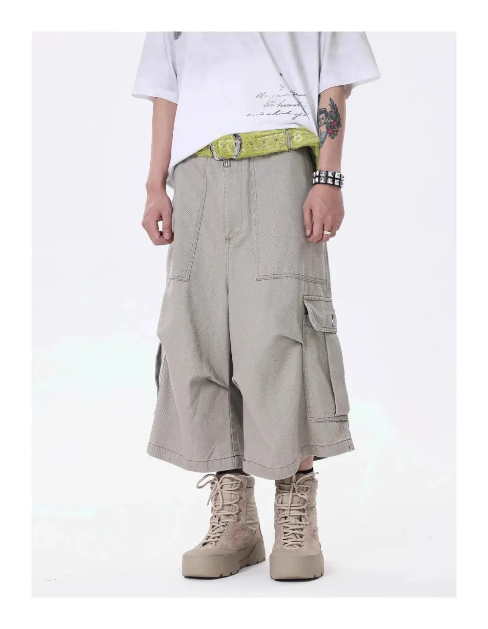 Wide-leg Calf-length Cargo Shorts